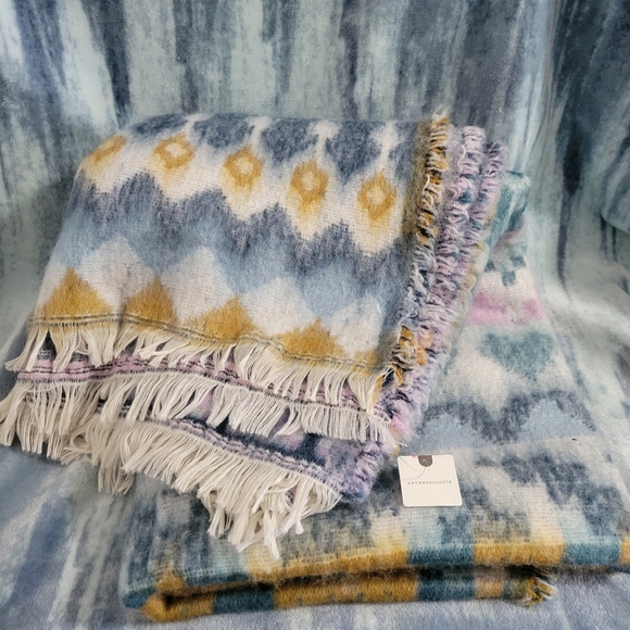 Anthropologie Brushed Wool Throw Blanket NWT - Picture 3 of 4